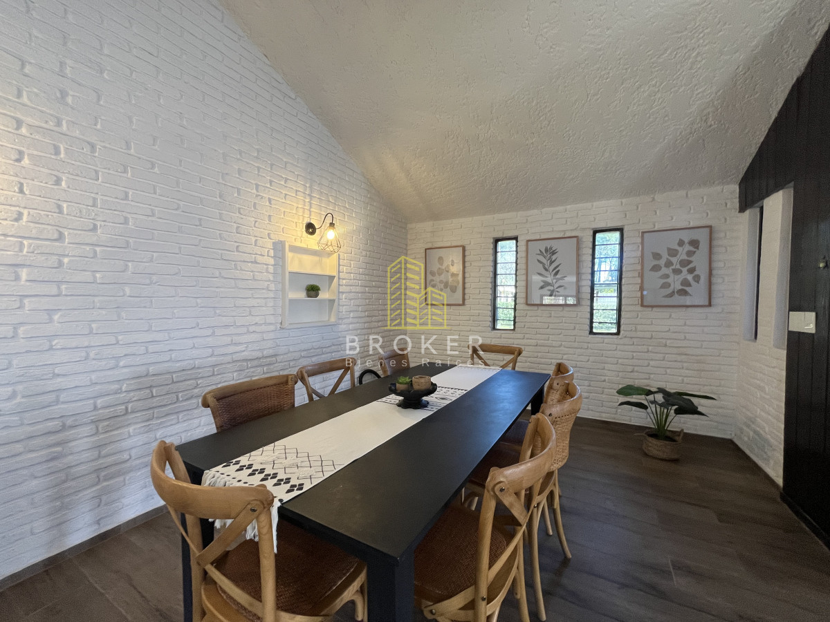 Casa ID.9252/Venta_Casa_Punta_del_Este_4_dormitorios_en_Barrio_Marly_Punta_del_Este_con_piscina_ - Venta Casa Punta del Este 4 dormitorios en Barrio Marly Punta del Este con piscina 