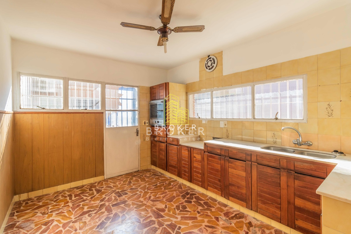 Casa ID.1642/Venta_2_Casas_en_Padrón_Único,_con_Renta_en_Malvín,_Montevideo,_Uruguay - Venta 2 Casas en Padrón Único, con Renta en Malvín, Montevideo, Uruguay