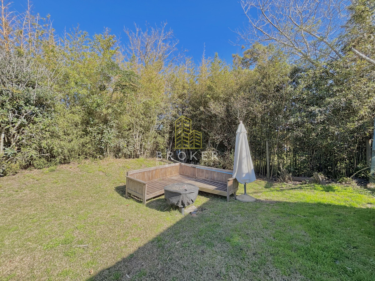 Casa ID.8429/Venta_casa_La_Barra_punta_del_este_3_dormitorios_piscina - Venta casa La Barra punta del este 3 dormitorios piscina