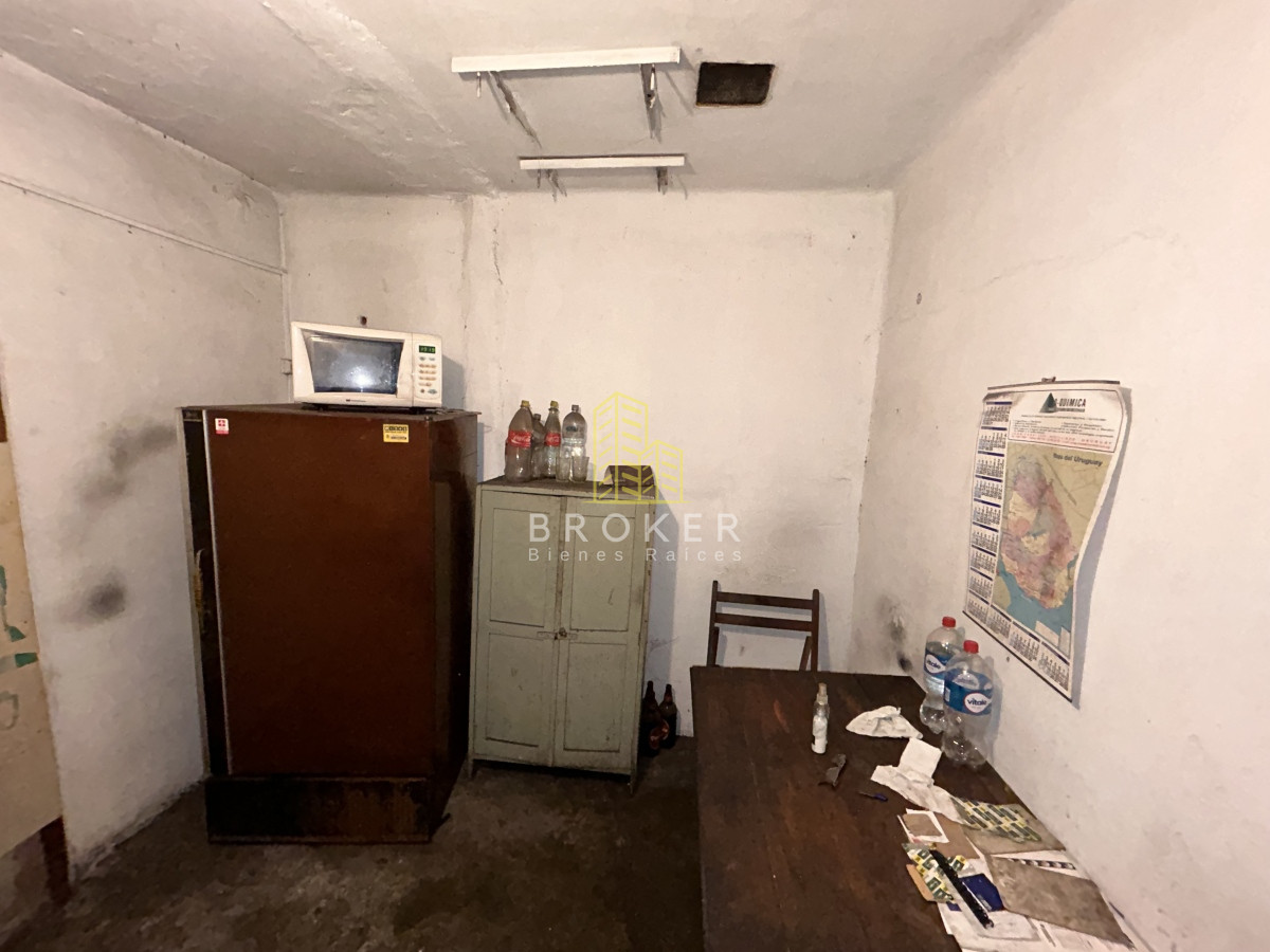 Casa ID.1126/Casa_en_3_plantas_con_amplio_Local_en_Reducto - Casa en 3 plantas con amplio Local en Reducto