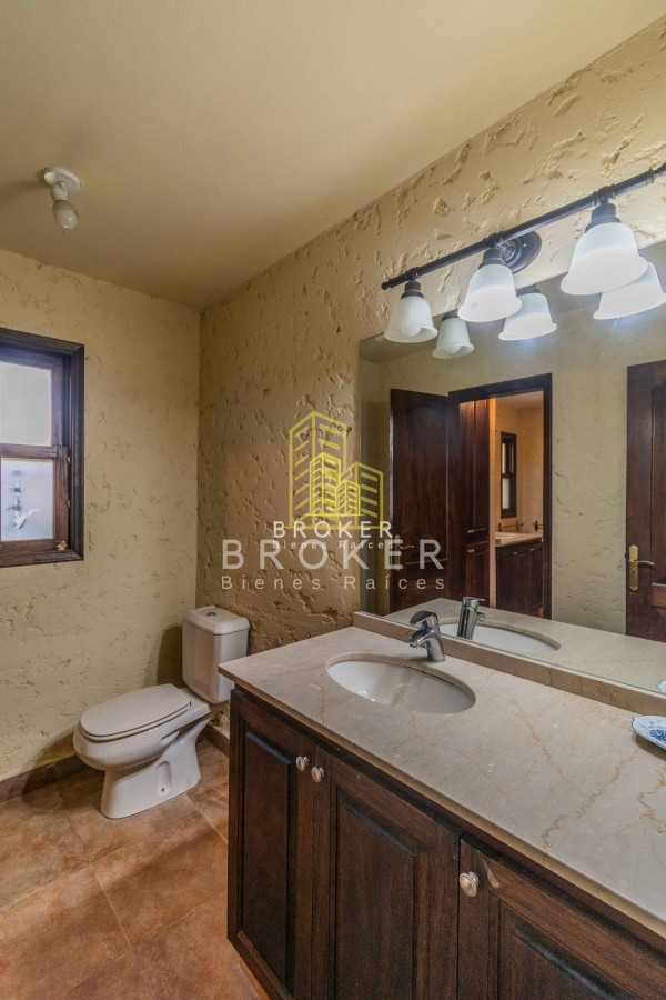 Casa ID.573/Venta_de_Casa_en_Piriapolis_San_Francisco_frente_al_mar!_3_dormitorios! - Venta de Casa en Piriapolis San Francisco frente al mar! 4 dormitorios!