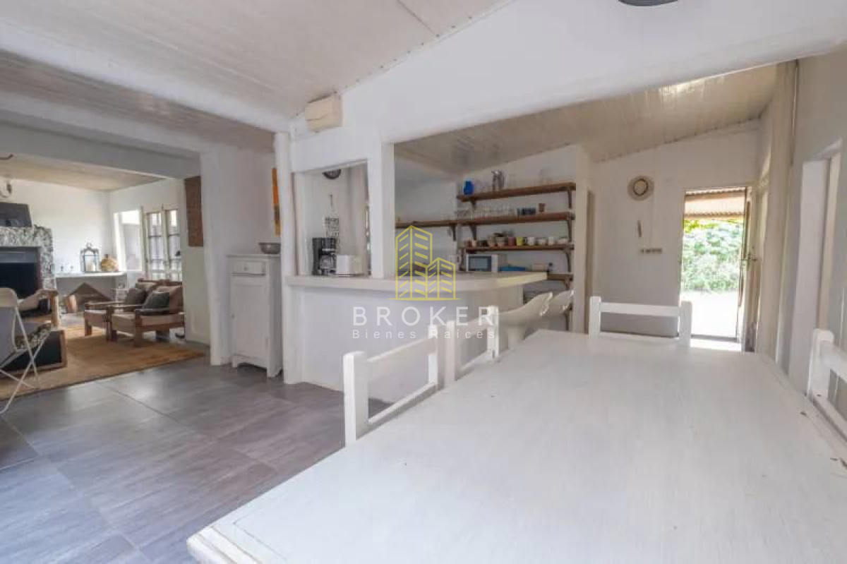 Casa ID.9009/Venta_Casa_La_barra_de_4_dormitorios_y_4_baños! - Venta Casa La barra de 4 dormitorios y 4 baños!