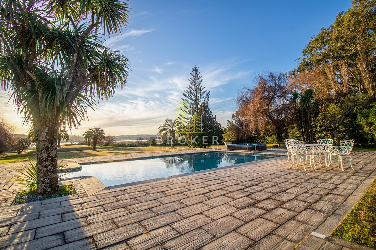 Casa ID.253/Venta_Casa_Pinares_Mansa_sobre_Laguna_del_Diario_Punta_del_Este - Venta Casa Chacra 7 Dormitorios Pinares Mansa sobre Laguna del Diario Punta del Este