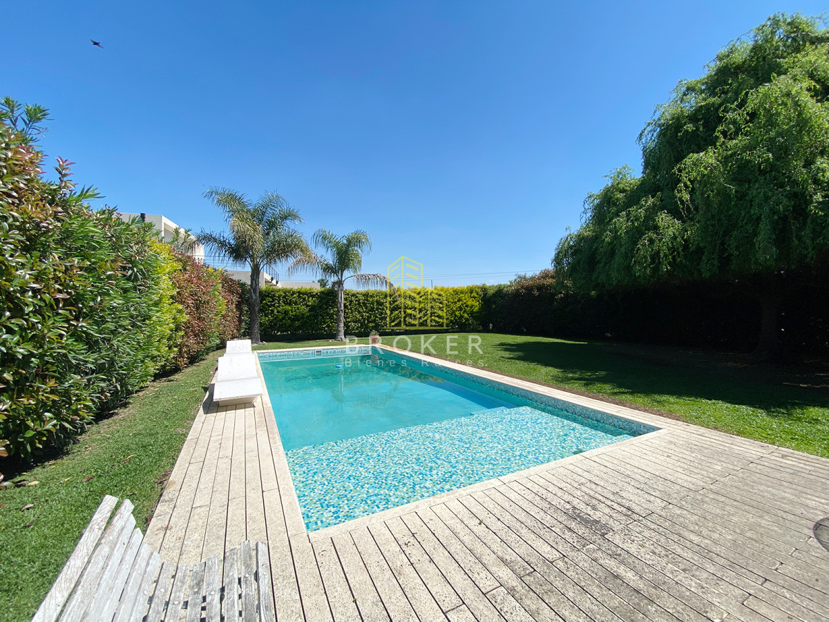 Casa ID.2021/Casa_en_Venta_en_Haras_Santa_María_-_Barrio_Los_Robles - Casa en Venta en Haras Santa María - Barrio Los Robles