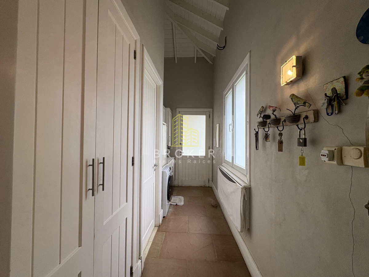 Casa ID.76/Venta_Casa_La_Barra_Punta_Del_Este_Broker_ - Venta De Icónica Casa de Lujo en la Barra, una casa de revista de gran nivel 