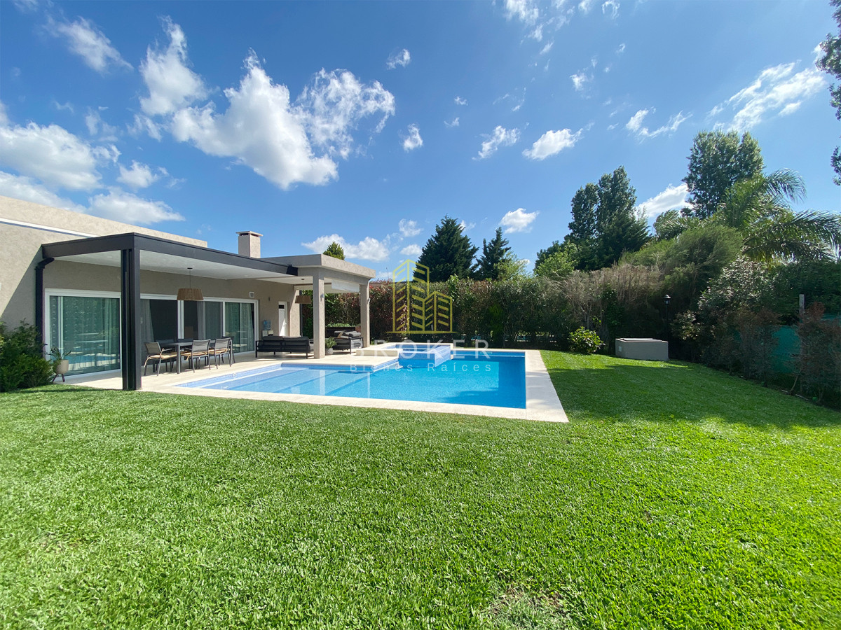 Casa ID.1933/Casa_en_Venta_en_Haras_Santa_María_-_Barrio_El_Atardecer - Casa en Venta en Haras Santa María - Barrio El Atardecer