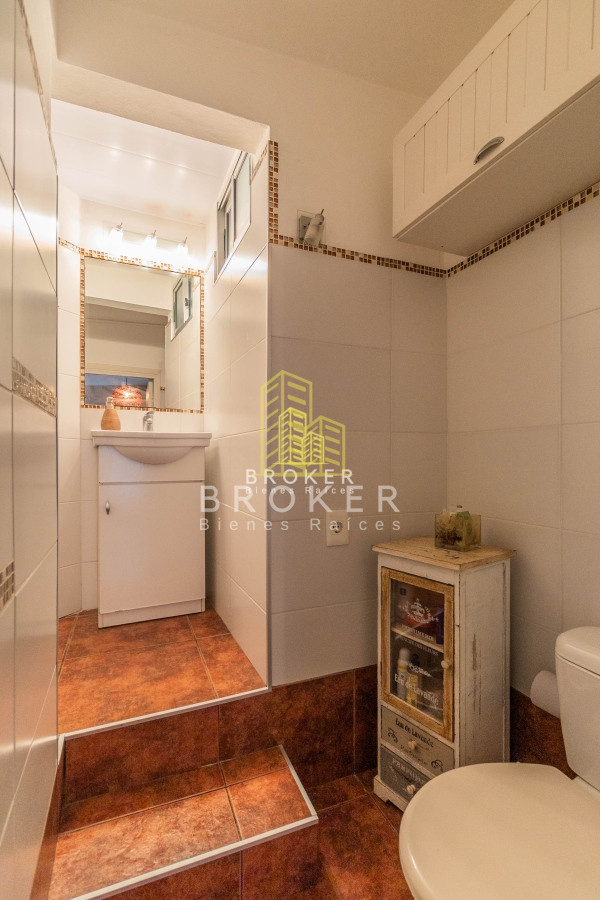 Casa ID.1280/OPORTUNIDAD:_Se_vende_Amplia_Casa_En_Cordón_Solo_contado!_No_acepta_Banco! - OPORTUNIDAD: Se vende Amplia Casa En Cordón Solo contado! No acepta Banco!