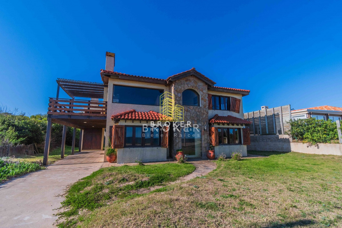 Casa ID.573/Venta_de_Casa_en_Piriapolis_San_Francisco_frente_al_mar!_3_dormitorios! - Venta de Casa en Piriapolis San Francisco frente al mar! 4 dormitorios!