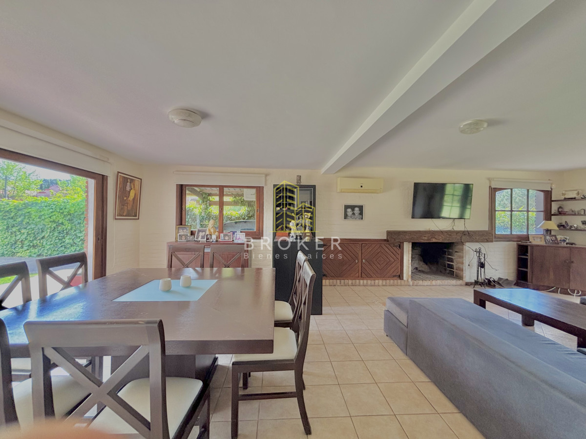 Casa ID.9439/Venta_Casas_Punta_del_Este_5_dormitorios_y_piscina_Jardines_de_Cordoba - Venta Casas Punta del Este 5 dormitorios y piscina Jardines de Cordoba