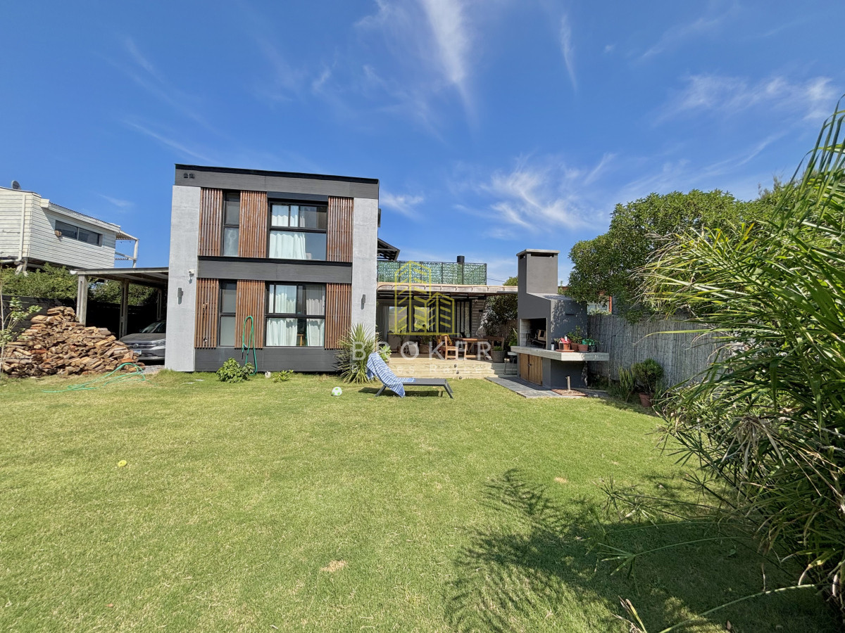 Casa ID.8425/Venta_Casa_Punta_del_Este,_Zona_Balneario_Buenos_Aires,_Manantiales - Venta Casa Punta del Este, Zona Balneario Buenos Aires, Manantiales