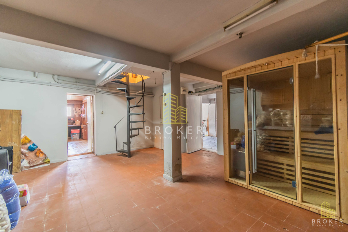 Casa ID.2155/venta_casa_3_dormitorios_mas_servicio_y_piscina_en_punta_gorda,_Montevideo._Uruguay - venta casa 3 dormitorios mas servicio y piscina en punta gorda, Montevideo. Uruguay
