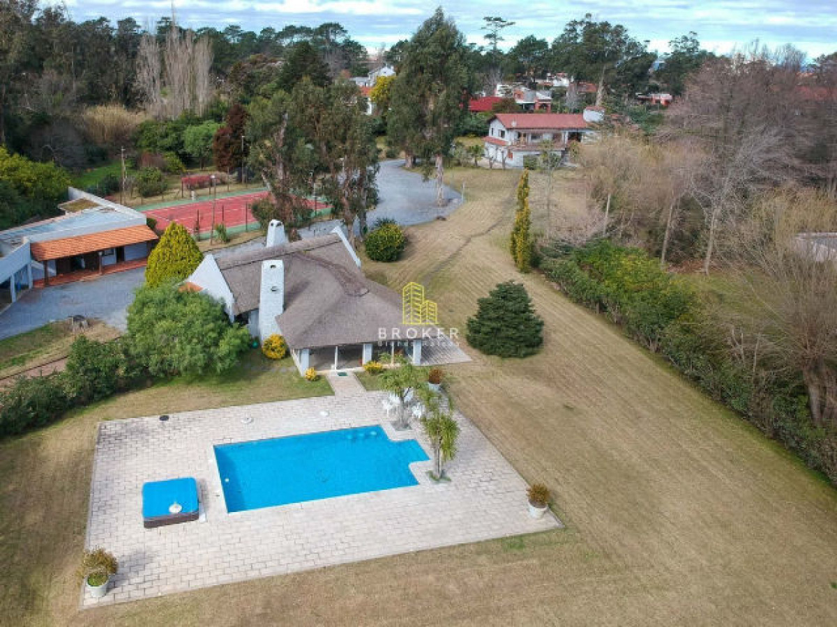 Venta Casa Chacra 7 Dormitorios Pinares Mansa sobre Laguna del Diario Punta del Este