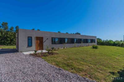 Venta casa 4 dormitorios a estrenar Cumbres de Carrasco Barrio Privado