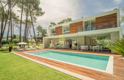 Alquiler Casa 4 Dormitorios Mansa Barrio Privado Punta Del Este, Uruguay.