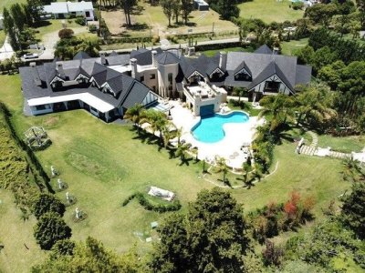 Mansion En Golf Punta Del Este 7 Suites Piscina Jacuzzi Gym