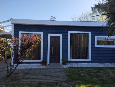 Alquiler anual y temporario de casa, 2 dormitorios, en Balneario Buenos Aires