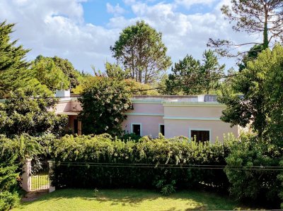 Alquiler de casa anual en Jardines de cordoba con calefaccion central y AC