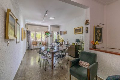 OPORTUNIDAD: Se vende Amplia Casa En Cordón Solo contado! No acepta Banco!