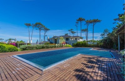 Venta Mansión frente al mar en Punta del Este - Playa Mansa 