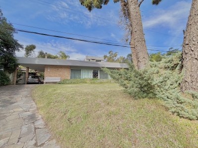 Venta casa de 4 dormitorios, en Pinares Punta del Este