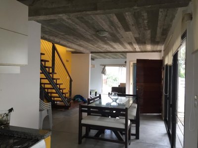 Alquiler Casa La Barra 3 dormitorios y 2 baños en el centro de la barra en una ubicacion inmejorable