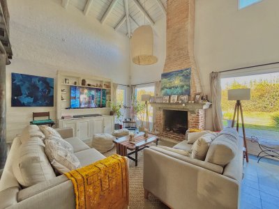 Venta casa La Barra punta del este 3 dormitorios piscina