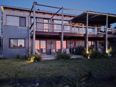 Casa en Alquiler Temporal en Jose Ignacio, frente a la laguna. Punta del Este, Uruguay.