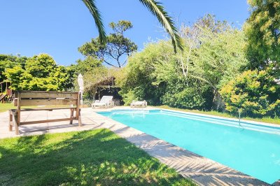 Venta casa vista al mar en Golf. Punta del Este, Uruguay.