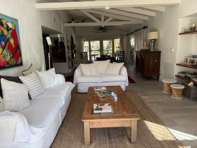 Alquiler de temporada Casa en San Rafael, Punta del Este, 3 dormitorios y amplio jardín