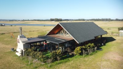 Casa en Venta en Barrio Privado Laguna de los Cisnes Punta del Este Maldonado