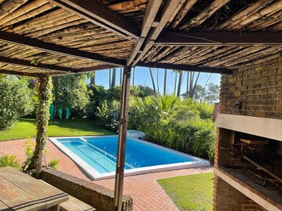Alquiler Casa 4 dormitorios con piscina en Pinares