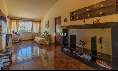 Venta Casa De 3 Dormitorios En Malvin Norte  (ref: Bkb-1637)