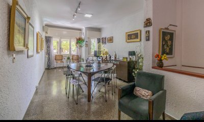 OPORTUNIDAD: Se vende Amplia Casa En Cordón Solo contado! No acepta Banco!