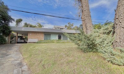 Venta casa de 4 dormitorios, en Pinares Punta del Este