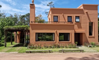 Casa 2 dormitorios barrio privado, Pinares. Punta del Este, Uruguay.