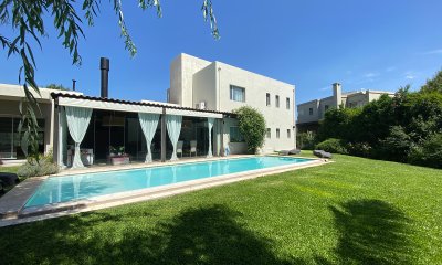 Casa en Venta en Haras Santa María - Barrio Las Lomas