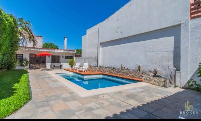 venta casa 3 dormitorios mas servicio y piscina en punta gorda, Montevideo. Uruguay