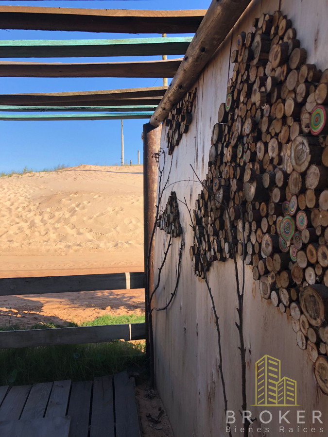 Venta terrenos con cabañas Punta del Diablo