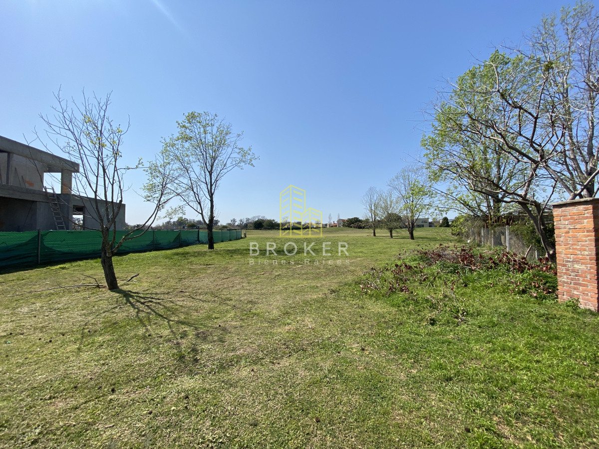 Terreno ID.1916/Lote_en_Venta_en_Haras_Santa_María_-_Barrio_El_Refugio - Lote en Venta en Haras Santa María - Barrio El Refugio