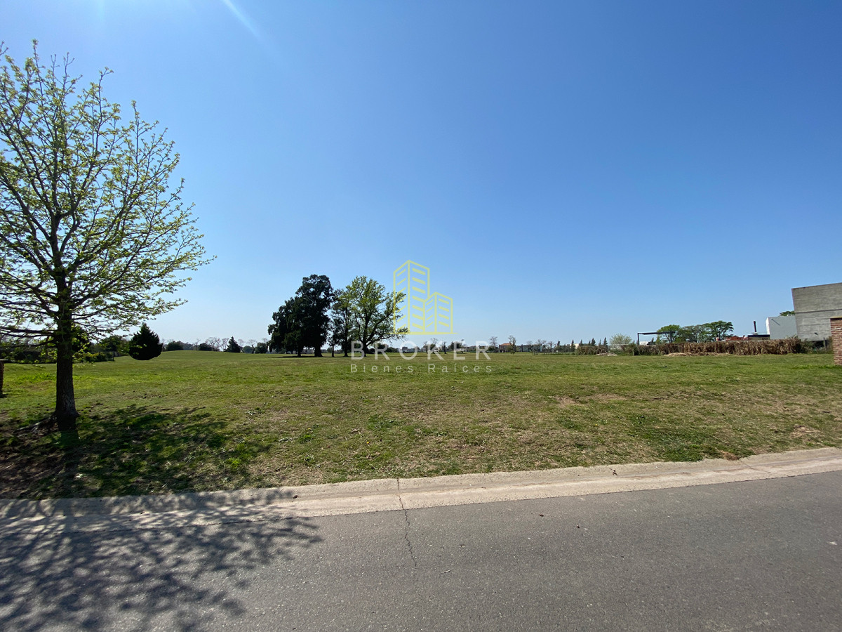 Terreno ID.1917/Lote_en_Venta_en_Haras_Santa_María_-_Barrio_Los_Robles - Lote en Venta en Haras Santa María - Barrio Los Robles
