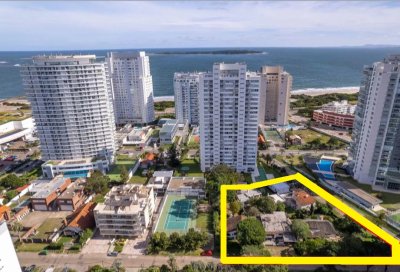Venta Lote de 2828m2 Punta del Este a metros del Conrad para desarrollar edificio torre