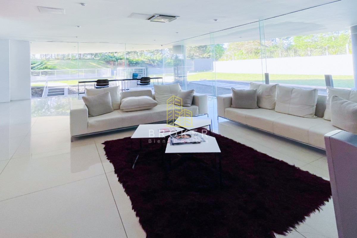Apartamento ID.2024/Venta_y_alquiller_de_espectacular_penthouse_con_vista_a_toda_la_ciudad_y_las_playas_de_Punta_del_Este. - Venta y alquiller de espectacular penthouse con vista a toda la ciudad y las playas de Punta del Este.