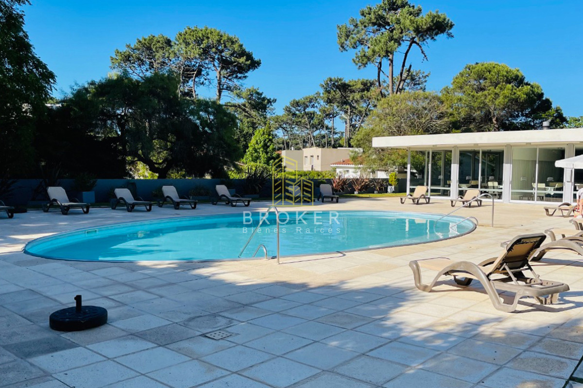 Apartamento ID.2024/Venta_y_alquiller_de_espectacular_penthouse_con_vista_a_toda_la_ciudad_y_las_playas_de_Punta_del_Este. - Venta y alquiller de espectacular penthouse con vista a toda la ciudad y las playas de Punta del Este.