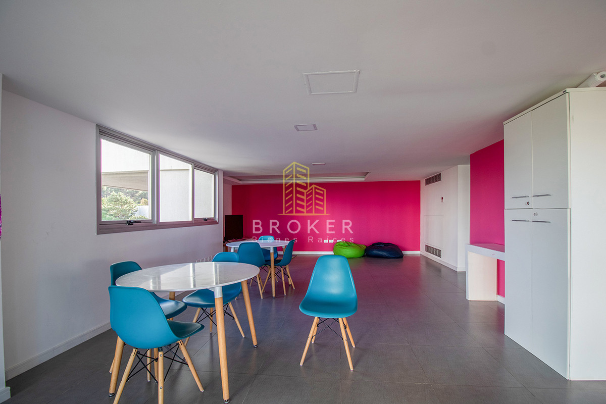 Apartamento ID.2111/Venta_de_apartamento_de_categoria,_dos_dormitorios_y_medio_en_la_brava_con_vista_al_mar._ - Venta de apartamento de categoria, dos dormitorios y medio en la brava con vista al mar. 