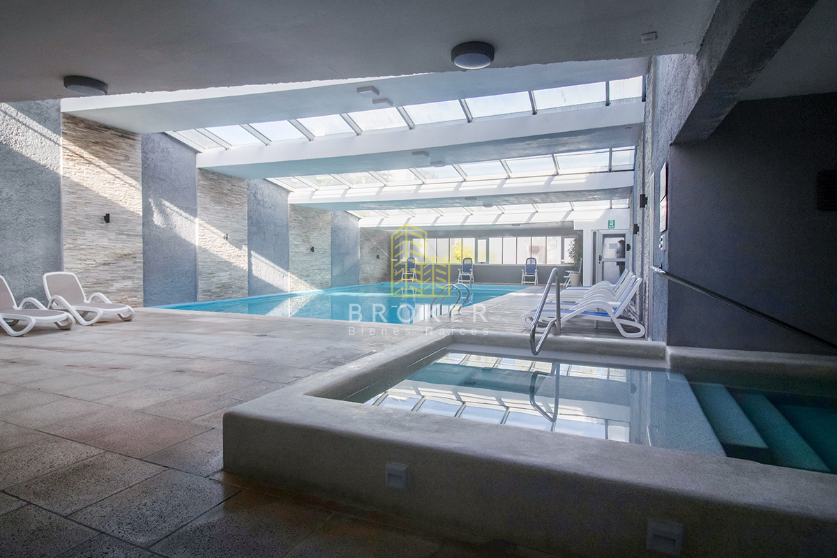 Apartamento ID.2111/Venta_de_apartamento_de_categoria,_dos_dormitorios_y_medio_en_la_brava_con_vista_al_mar._ - Venta de apartamento de categoria, dos dormitorios y medio en la brava con vista al mar. 