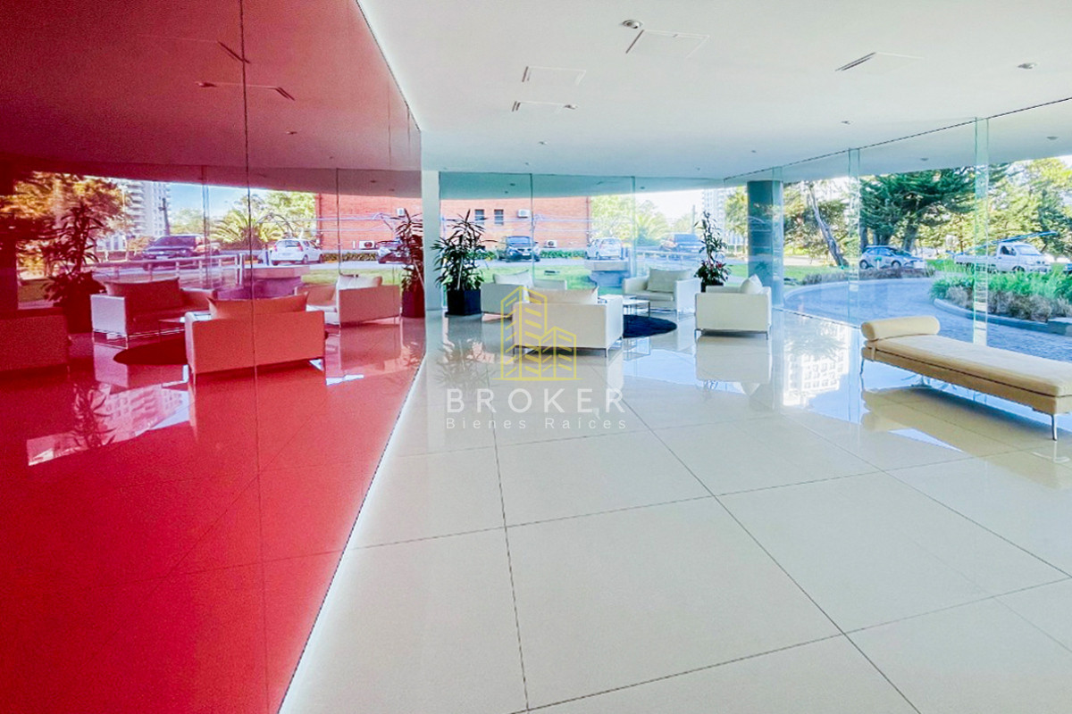 Apartamento ID.2024/Venta_y_alquiller_de_espectacular_penthouse_con_vista_a_toda_la_ciudad_y_las_playas_de_Punta_del_Este. - Venta y alquiller de espectacular penthouse con vista a toda la ciudad y las playas de Punta del Este.