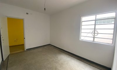 Oficina Sosa - ALQUILADO Próximo a Centenario apartamento interior planta baja luminoso con patio buena construcción