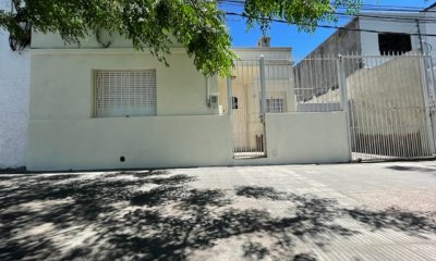 HERMOSA CASA A METROS DE LA AVENIDA