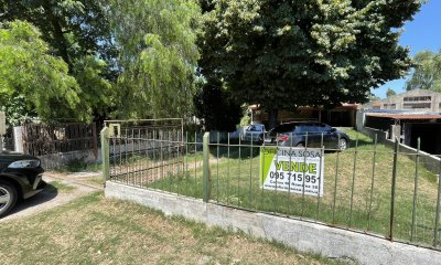 CASA CON TERRENO Y GARAJE PARA VARIOS AUTOS BAUZA ESQ. L. BATLLE BERRES