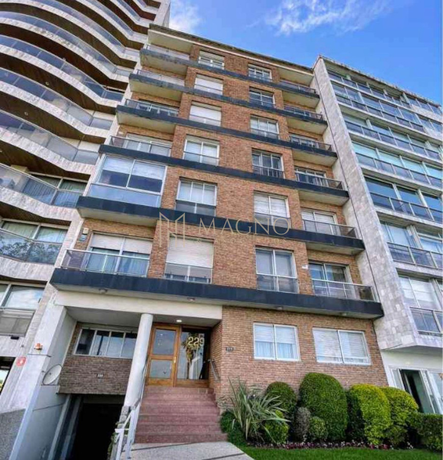 Apartamento ID.499 - Apartamento 2 dormitorios sobre rambla Punta Carretas - con renta- Ideal inversores